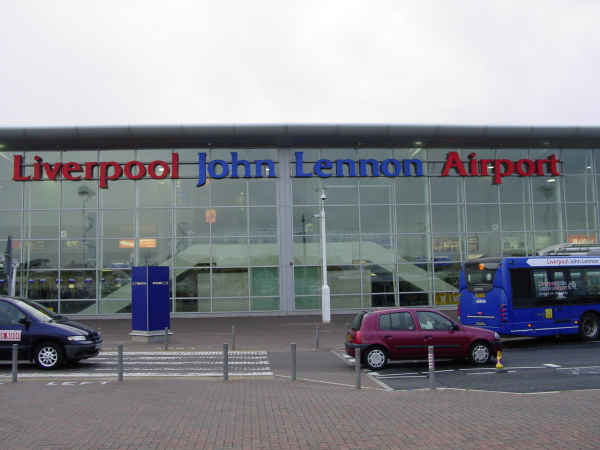 Liverpool John Lennon Airport 01.JPG